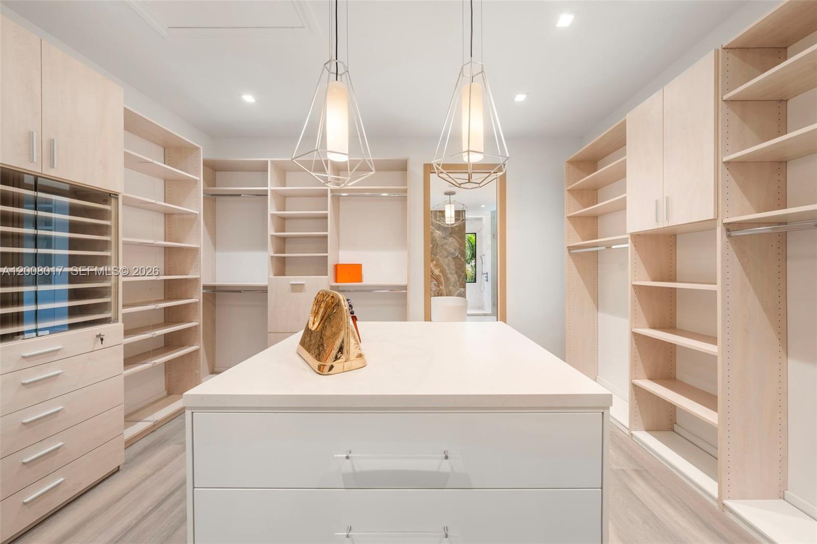UNIVERSITY PLACE - Residential