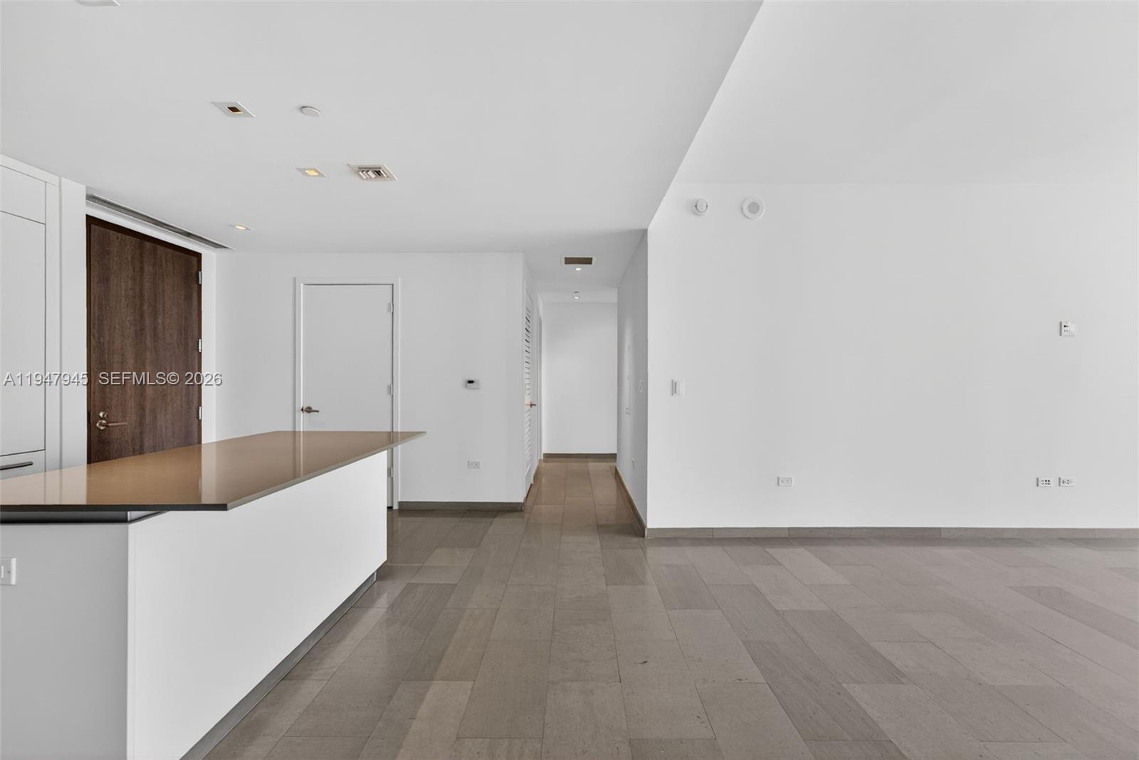 REACH CONDO - Residential