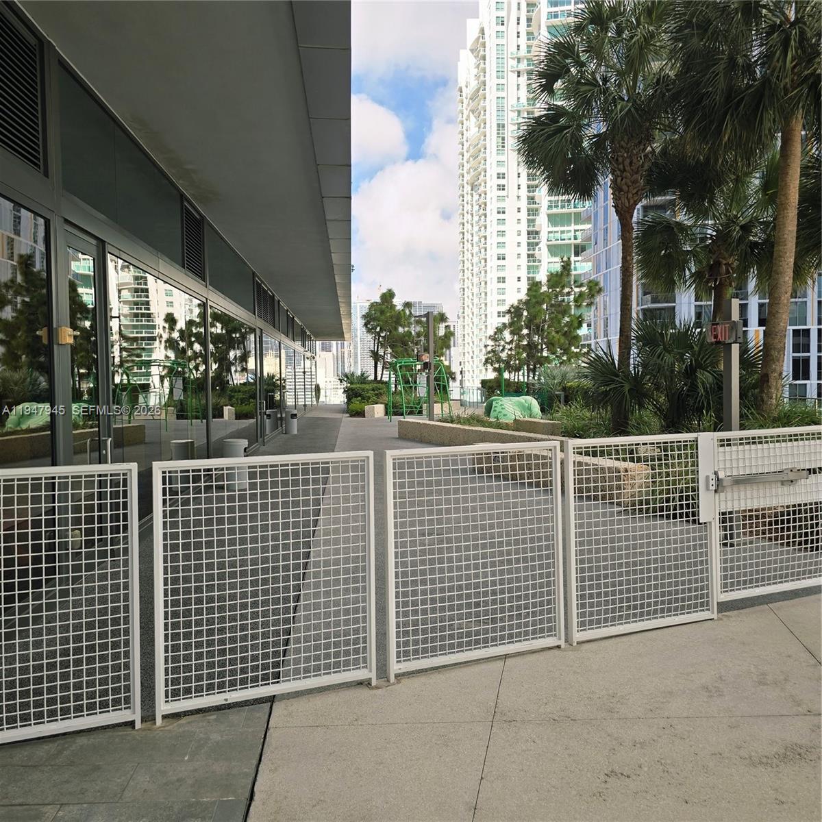 REACH CONDO - Residential