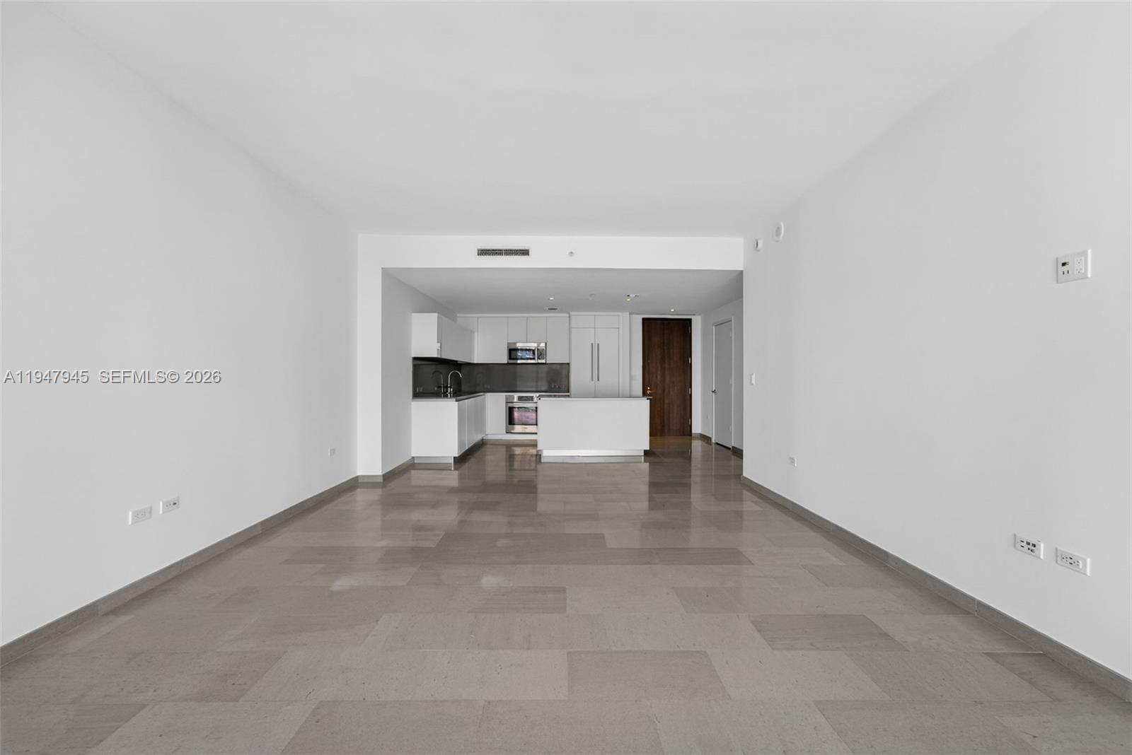 REACH CONDO - Residential
