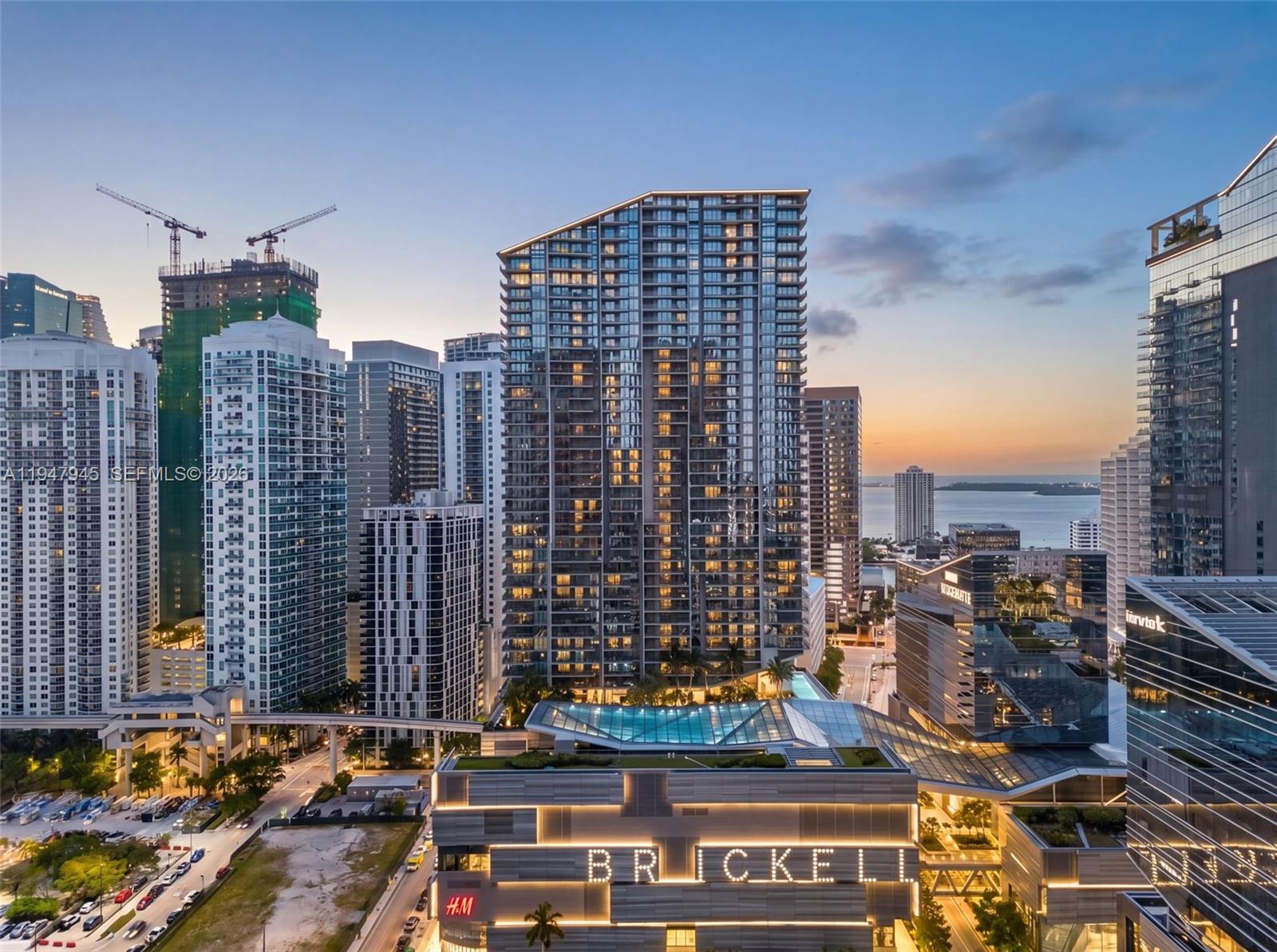 Elegant, modern, and beautiful property for sale in Reach at Brickell City Center. Enjoy all the state-of-the-art amenities. Private access to the mall. Complimentary valet to the guests. IMMACULATE 21st TH FLOOR CONDO UNIT LOCATED IN THE HEART OF BRICKELL WITH ACCESS TO ALL THE BEST SHOPPING AND RESTAURANTS MIAMI HAS TO OFFER. @ BEDS, 2 BATHS, AND UNMATCHED VIEWS OF THE MIAMI RIVER AND SKYLINE. WORK AND PLAY IN ONE OF THE MOST DESIRED NEIGHBORHOODS IN MIAMI. Kitchen and Bathrooms feature Italfraft cabinetry and stone counter tops, Premium Bosh appliances, Master bedroom with private en-suite bathroom, Open concept layout with island, good investment, the best building in Brickell.