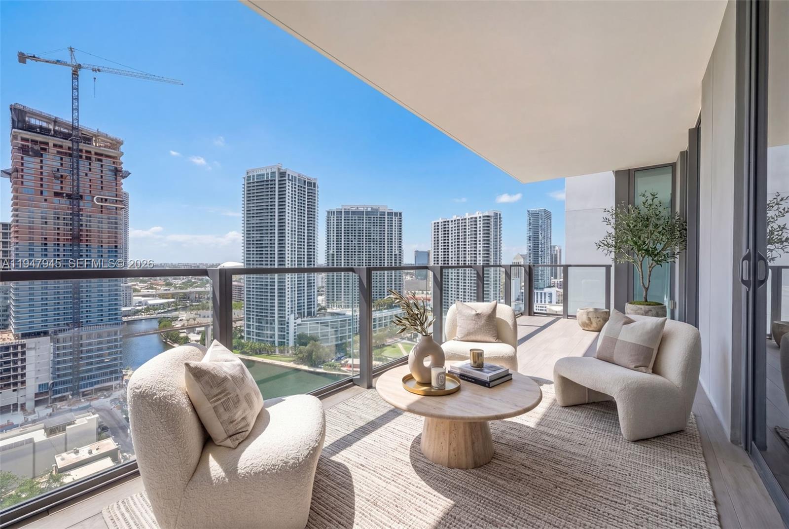 REACH CONDO - Residential