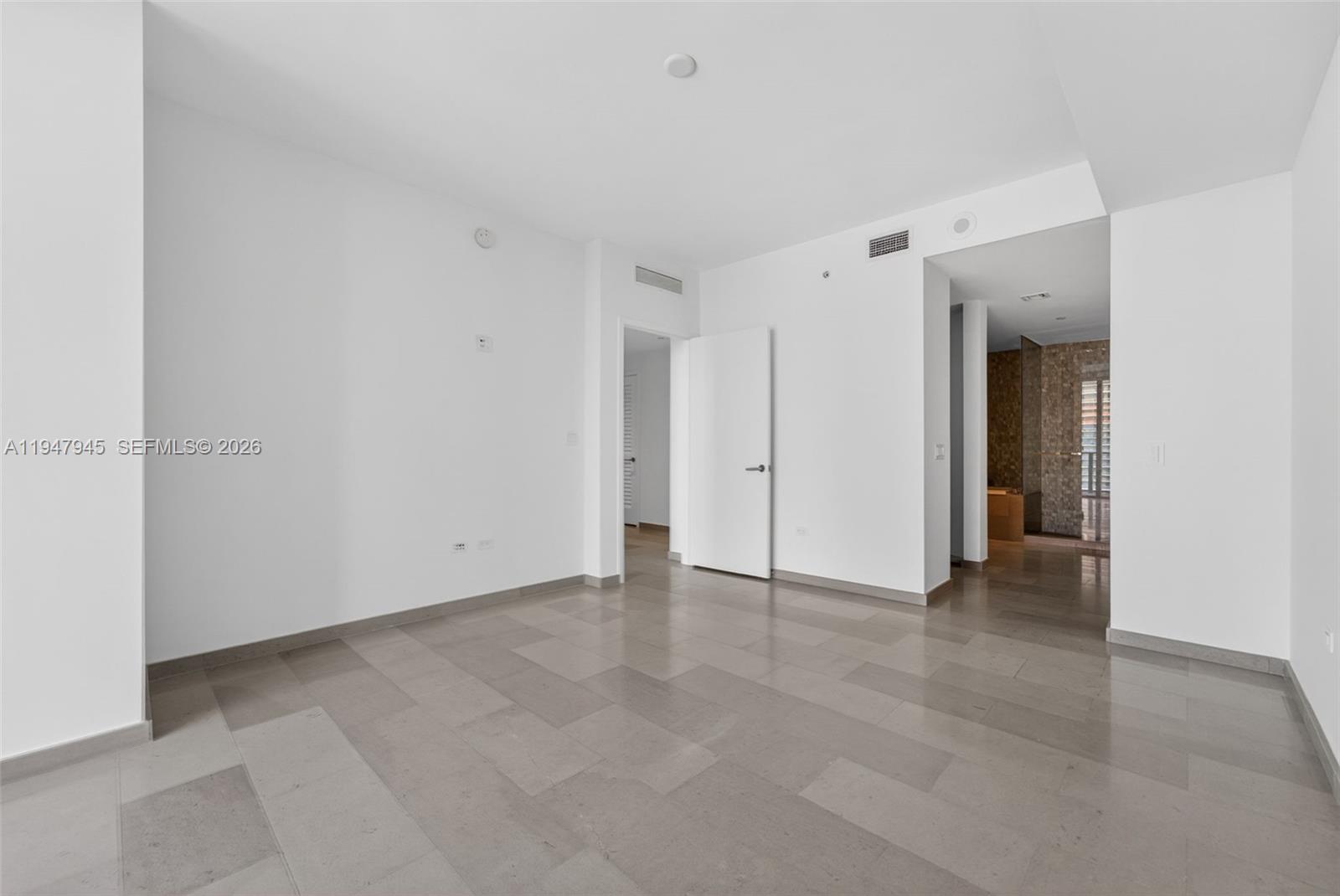 REACH CONDO - Residential
