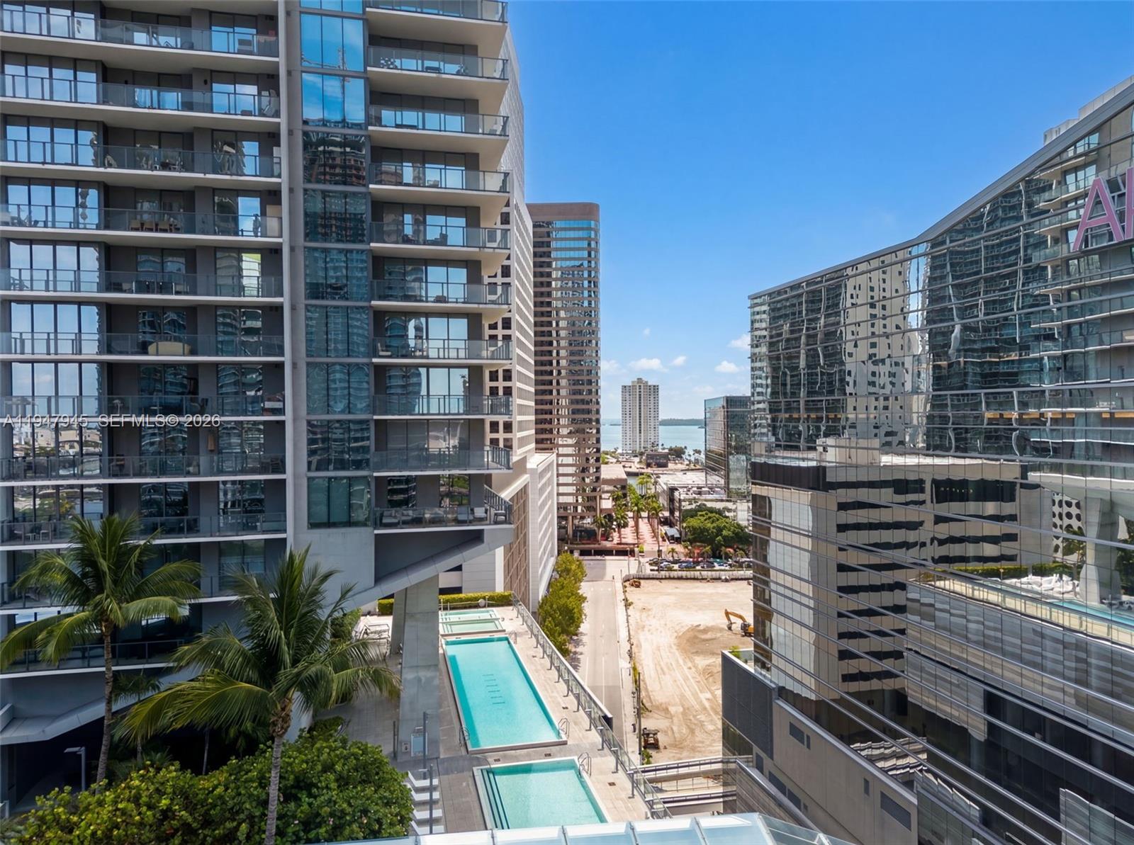 REACH CONDO - Residential