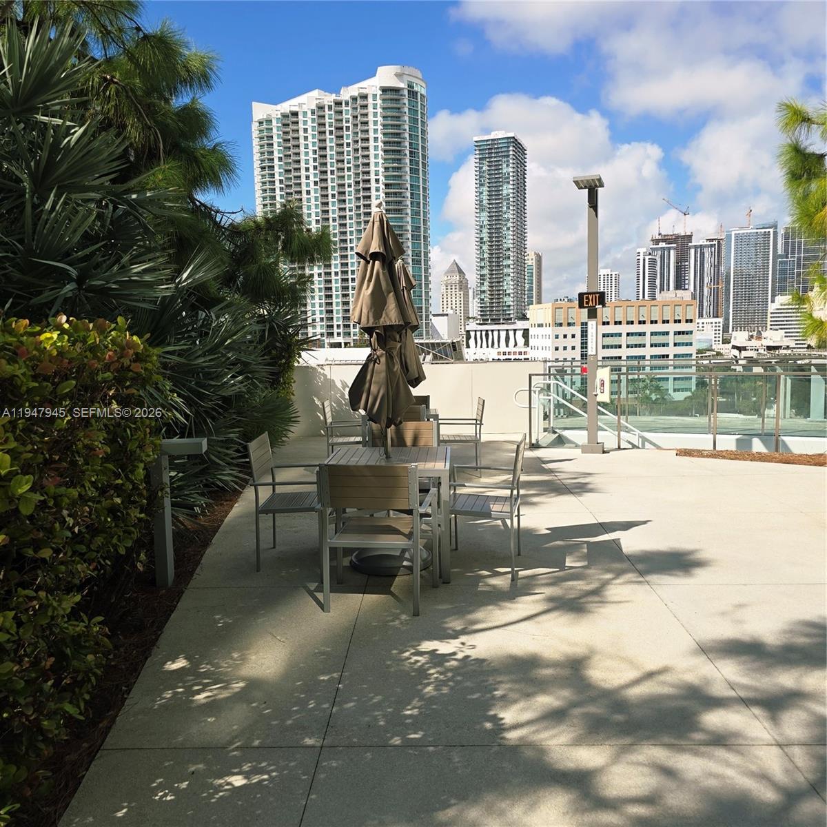 REACH CONDO - Residential