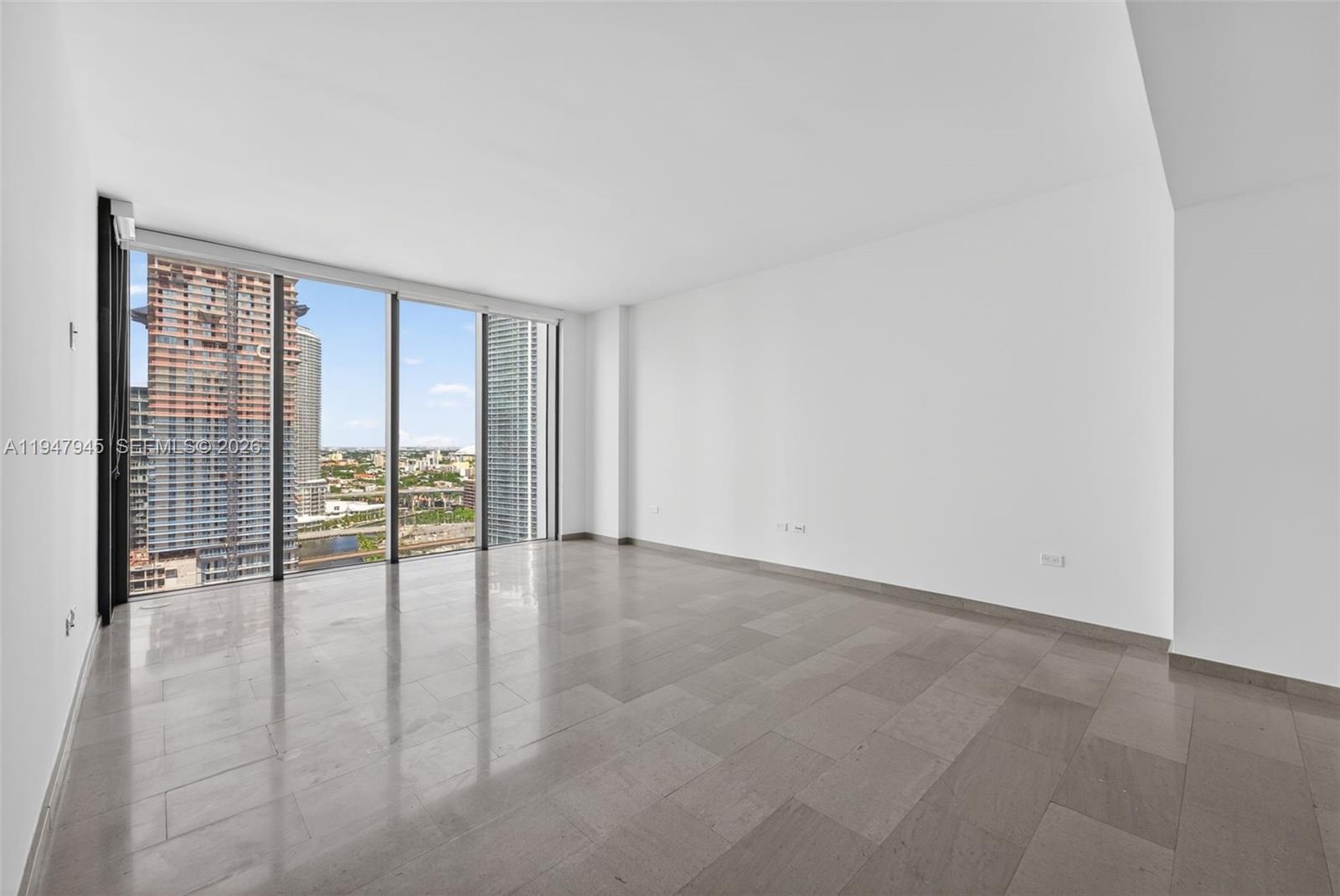 REACH CONDO - Residential