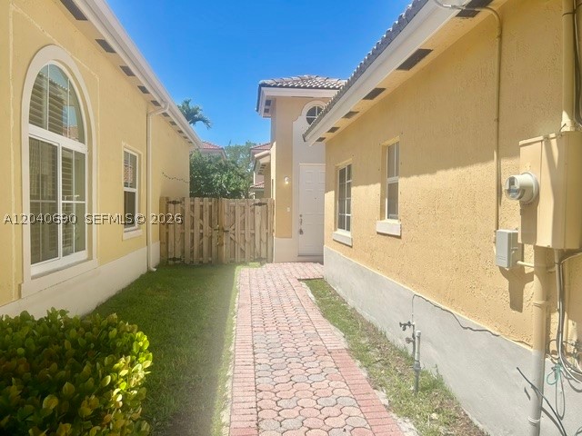 KARENERO FALLS - Residential