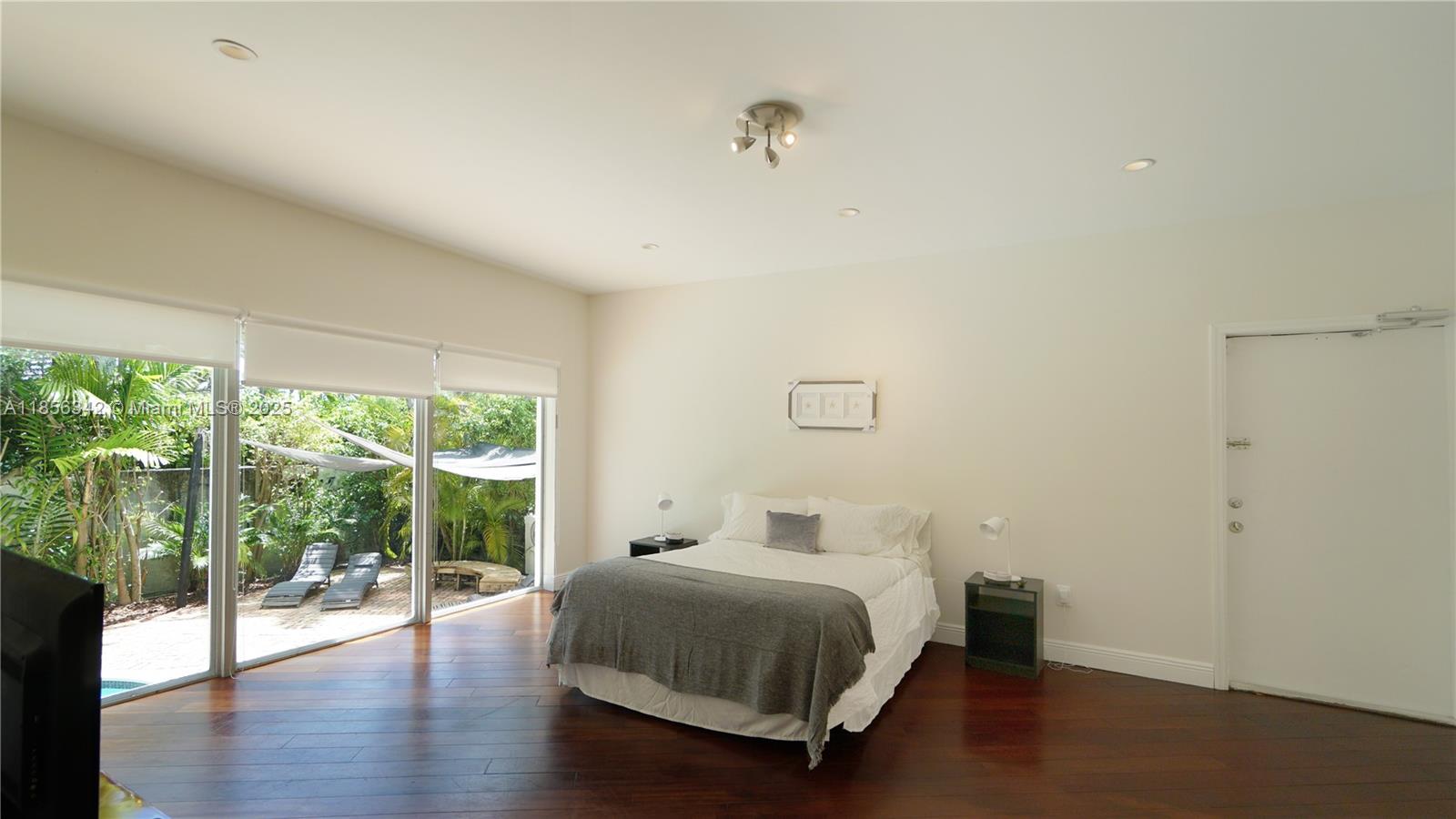 BISCAYNE KEY ESTATES - Residential
