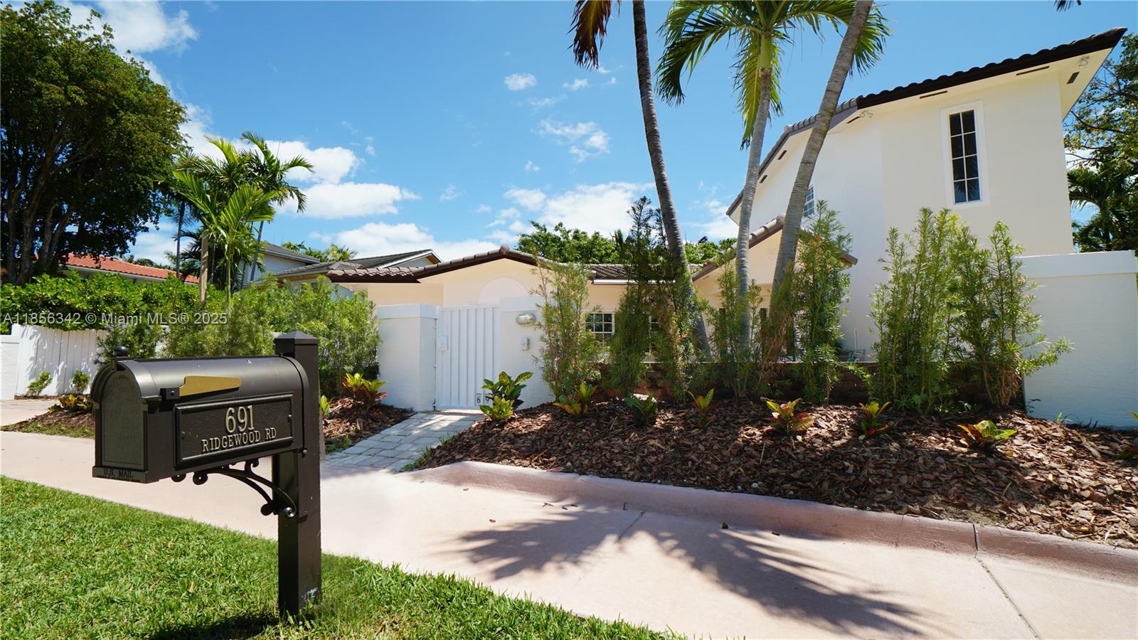 BISCAYNE KEY ESTATES - Residential