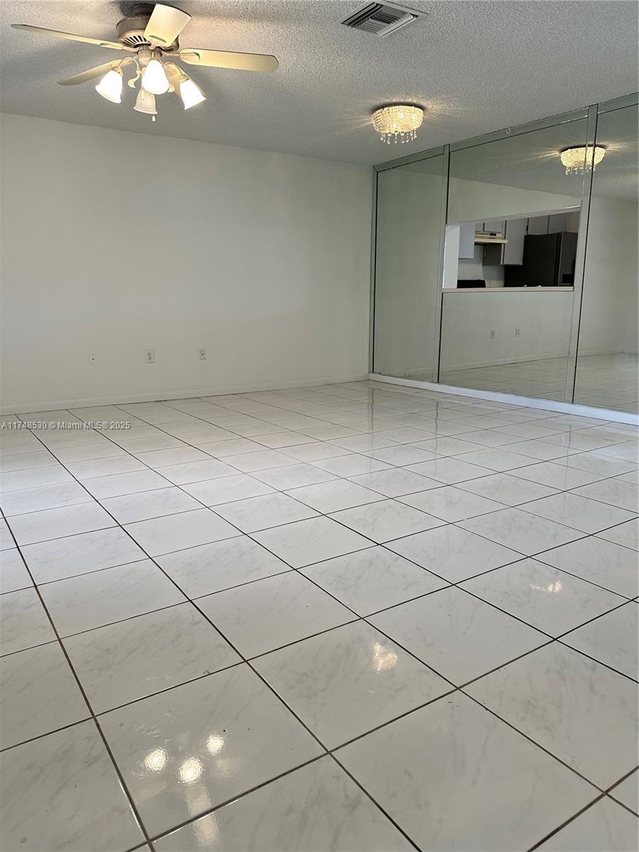 PEMBROKE POINTE - Residential