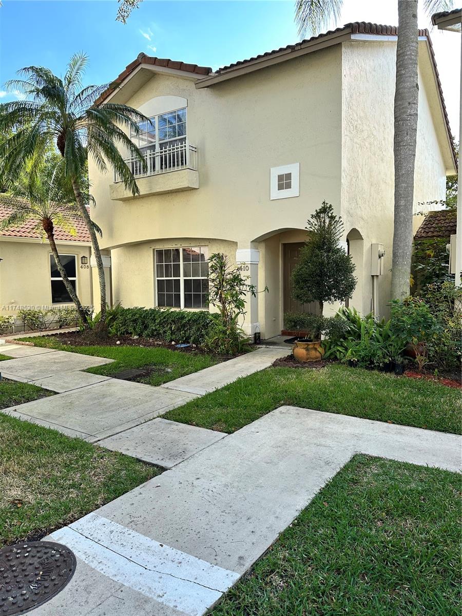 PEMBROKE POINTE - Residential
