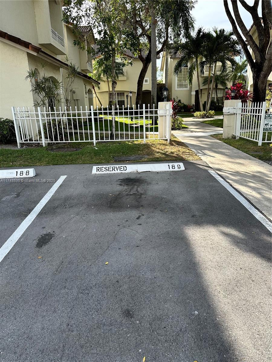 PEMBROKE POINTE - Residential