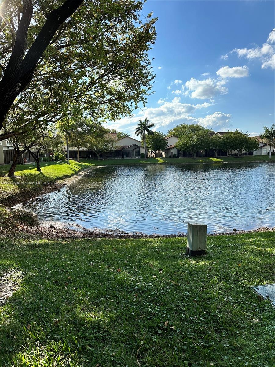 PEMBROKE POINTE - Residential