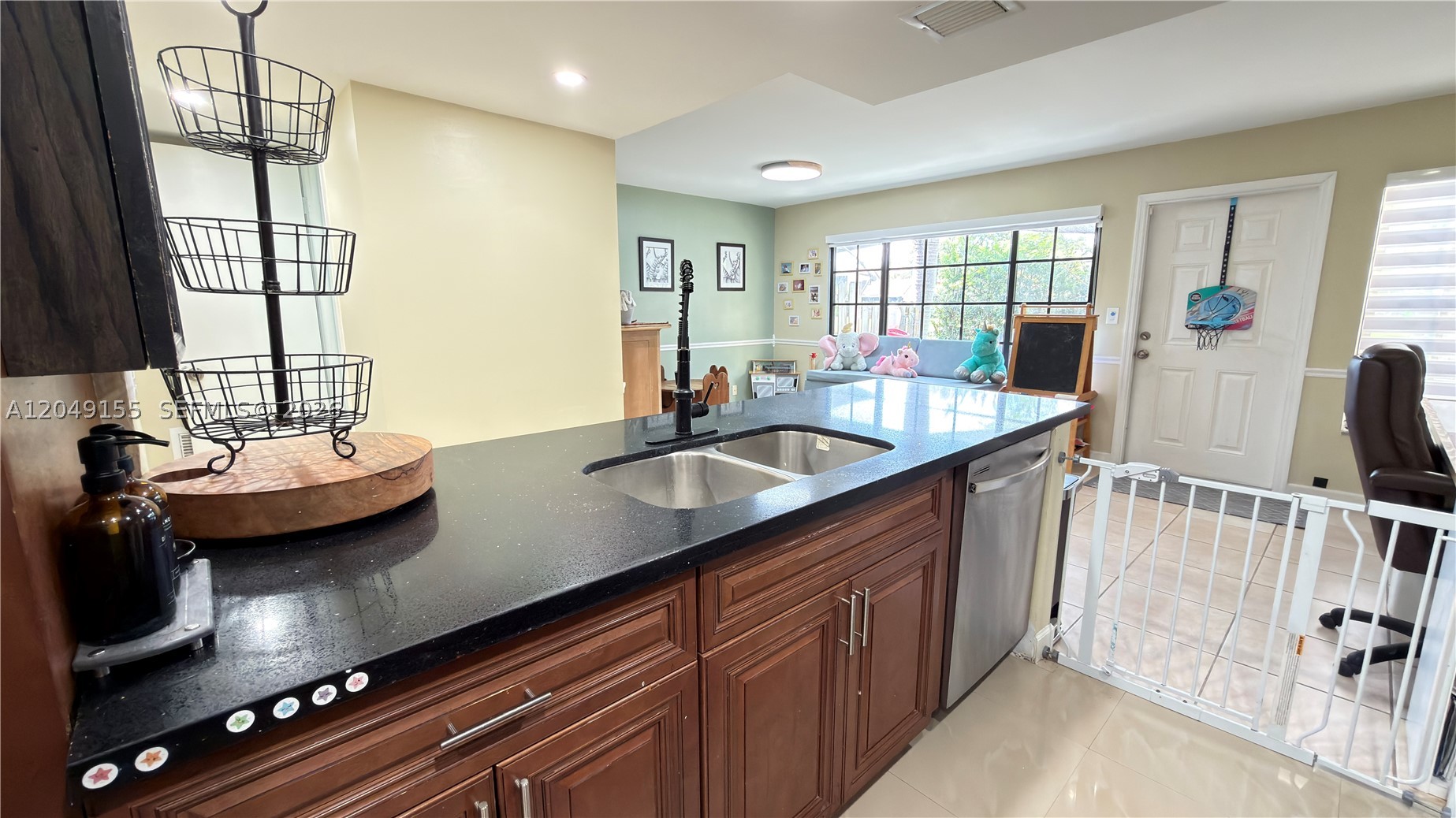 WELLEBY UNIT SIX - Residential