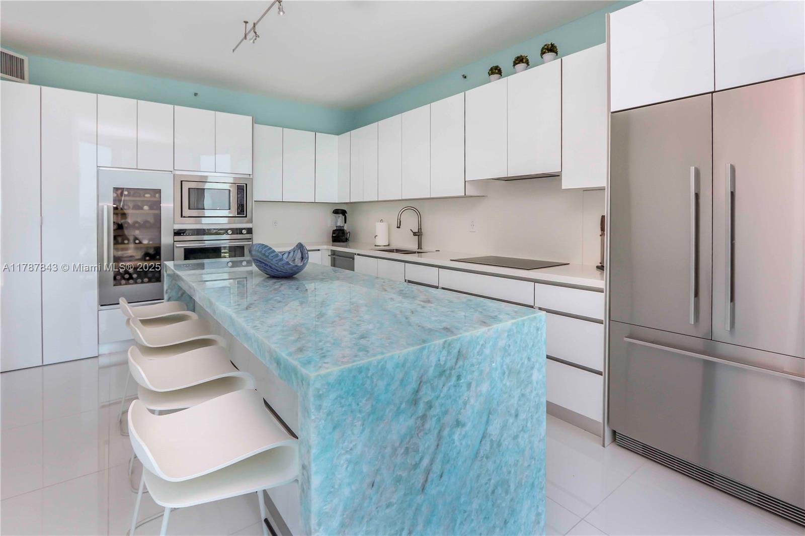 PORTOFINO TOWER CONDO - Residential Lease