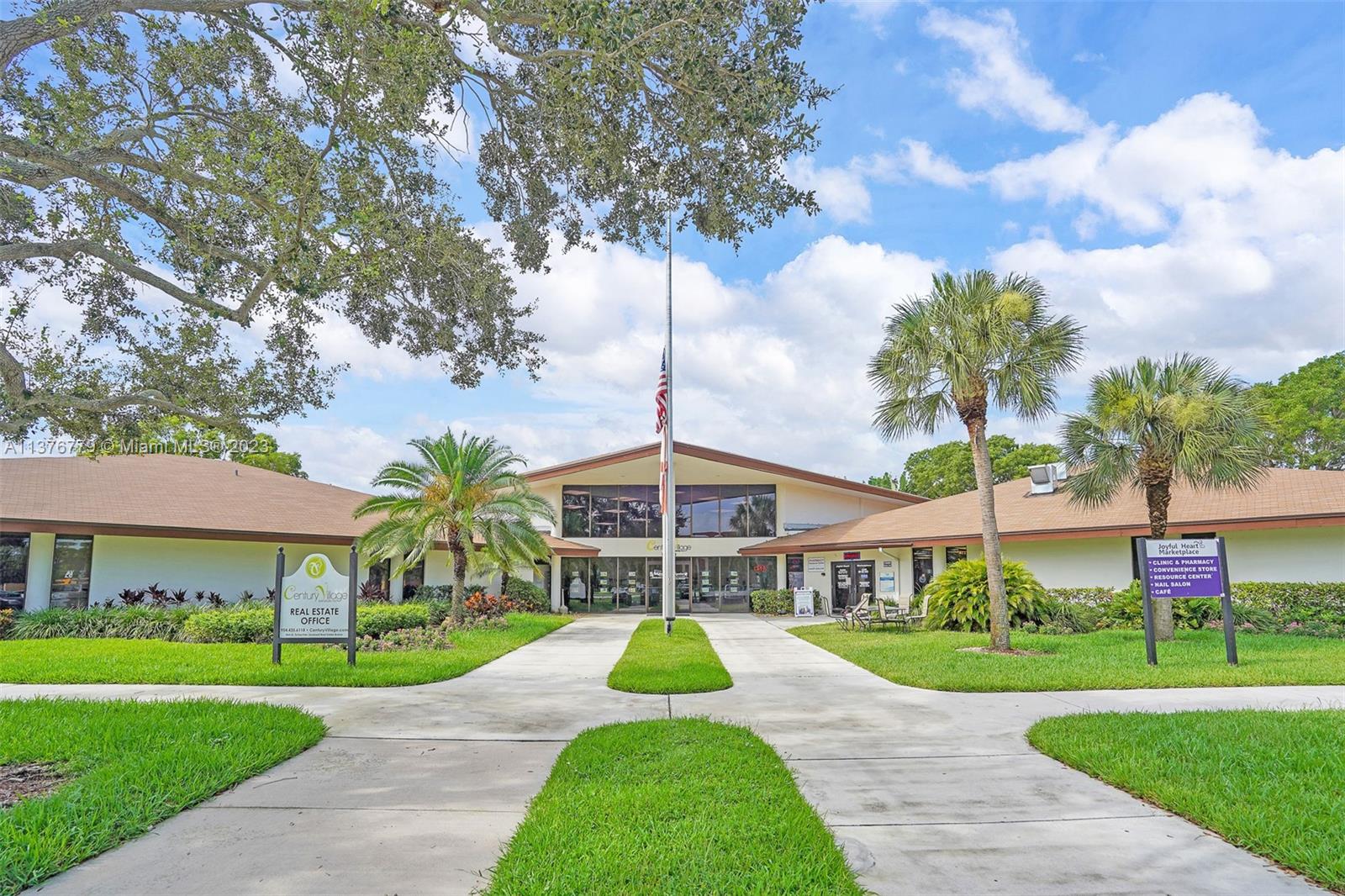BUCKINGHAM EAST AT CENTUR - Residential