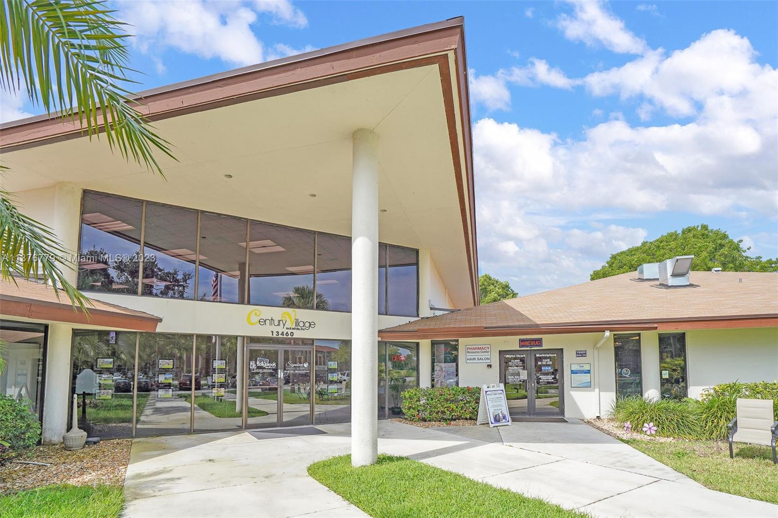 BUCKINGHAM EAST AT CENTUR - Residential