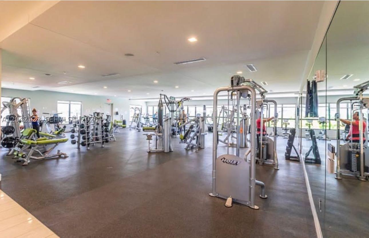 DORAL BREEZE - Residential Lease