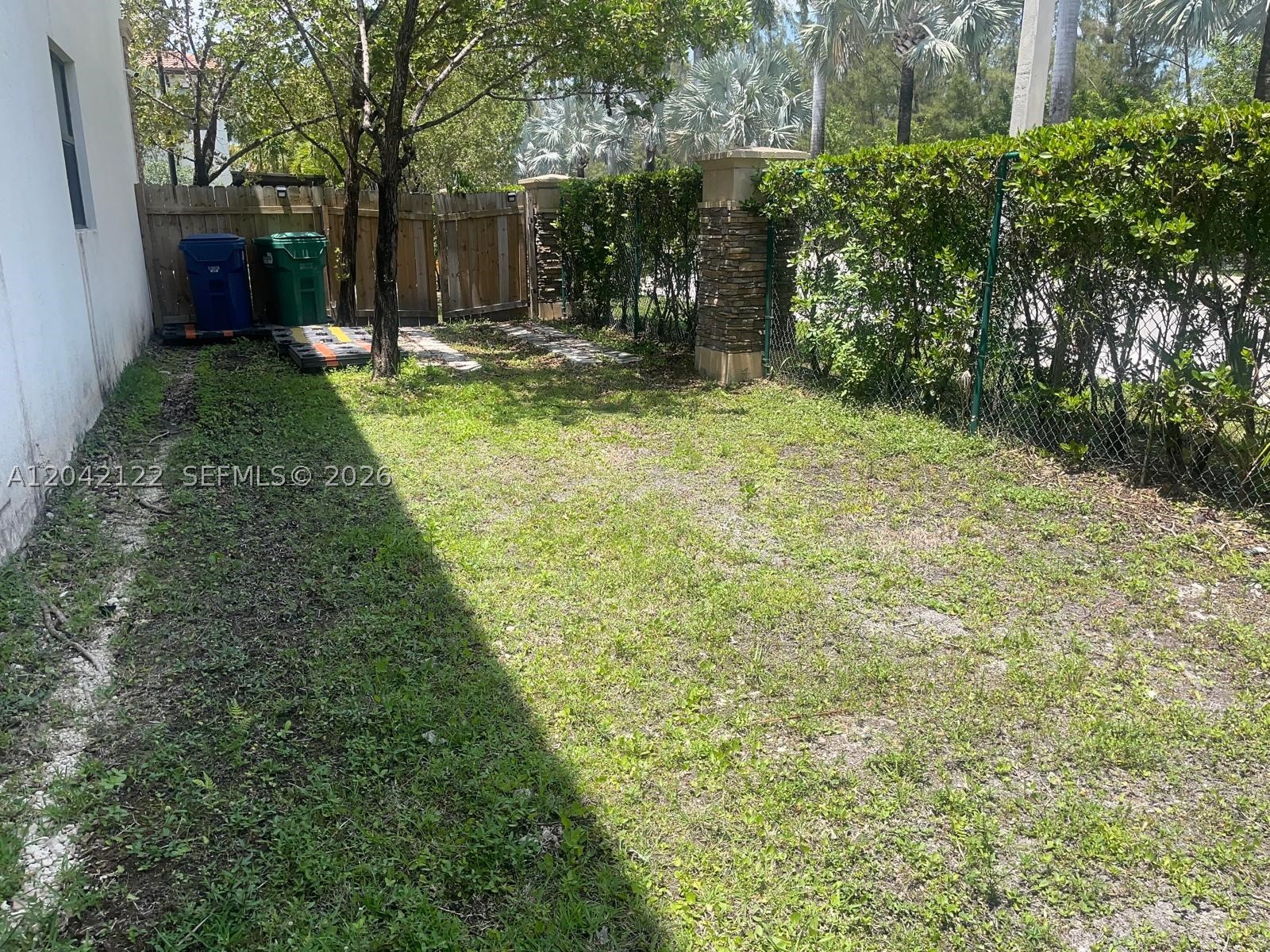 DORAL BREEZE - Residential Lease