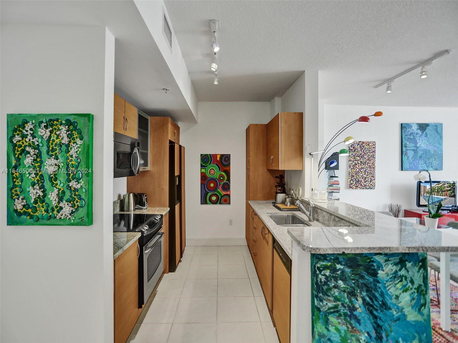VENTURE AT AVENTURA EAST - Residential