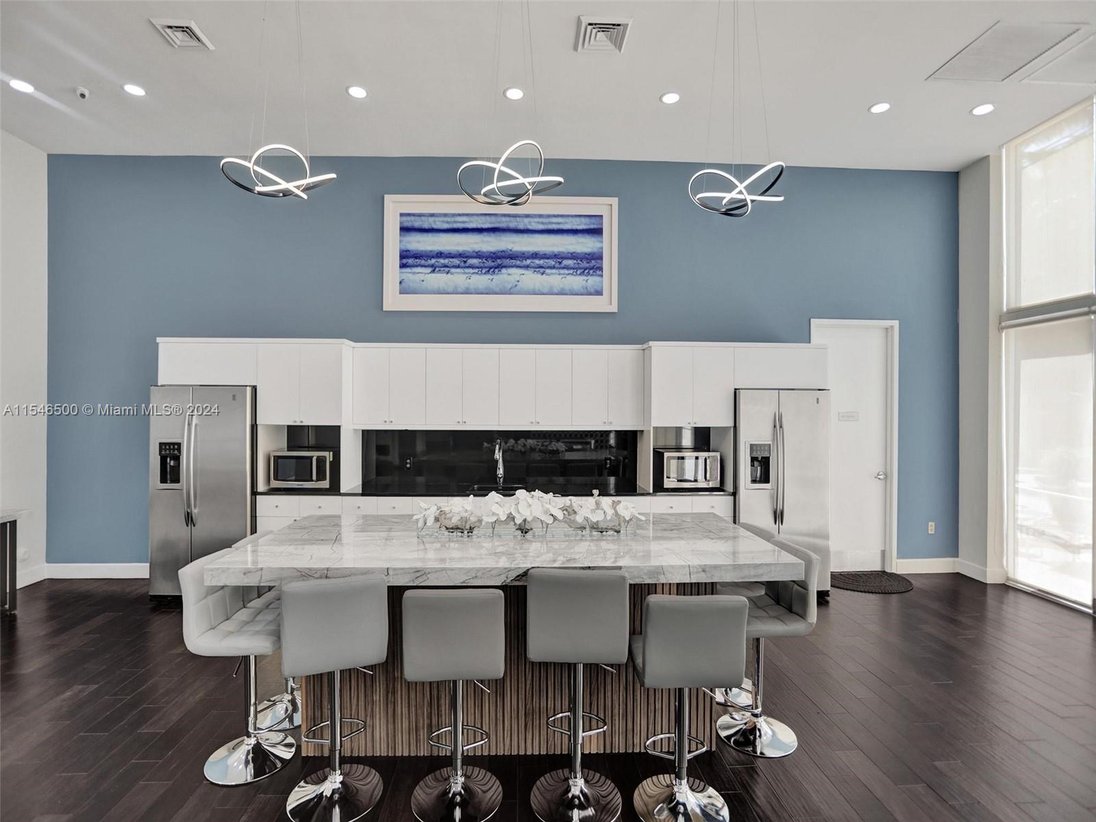 VENTURE AT AVENTURA EAST - Residential