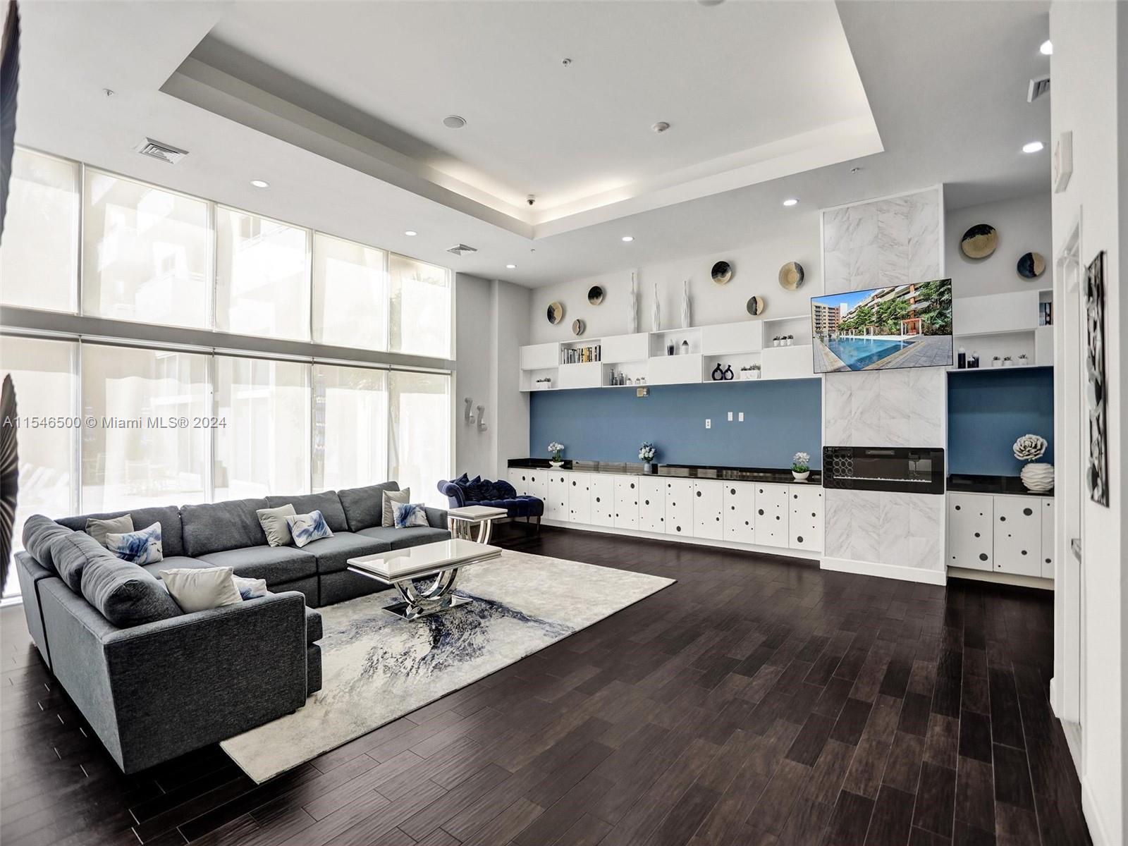 VENTURE AT AVENTURA EAST - Residential