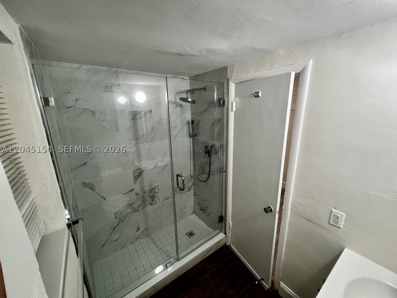 C GAB DOUGLAS SEC - Residential Lease