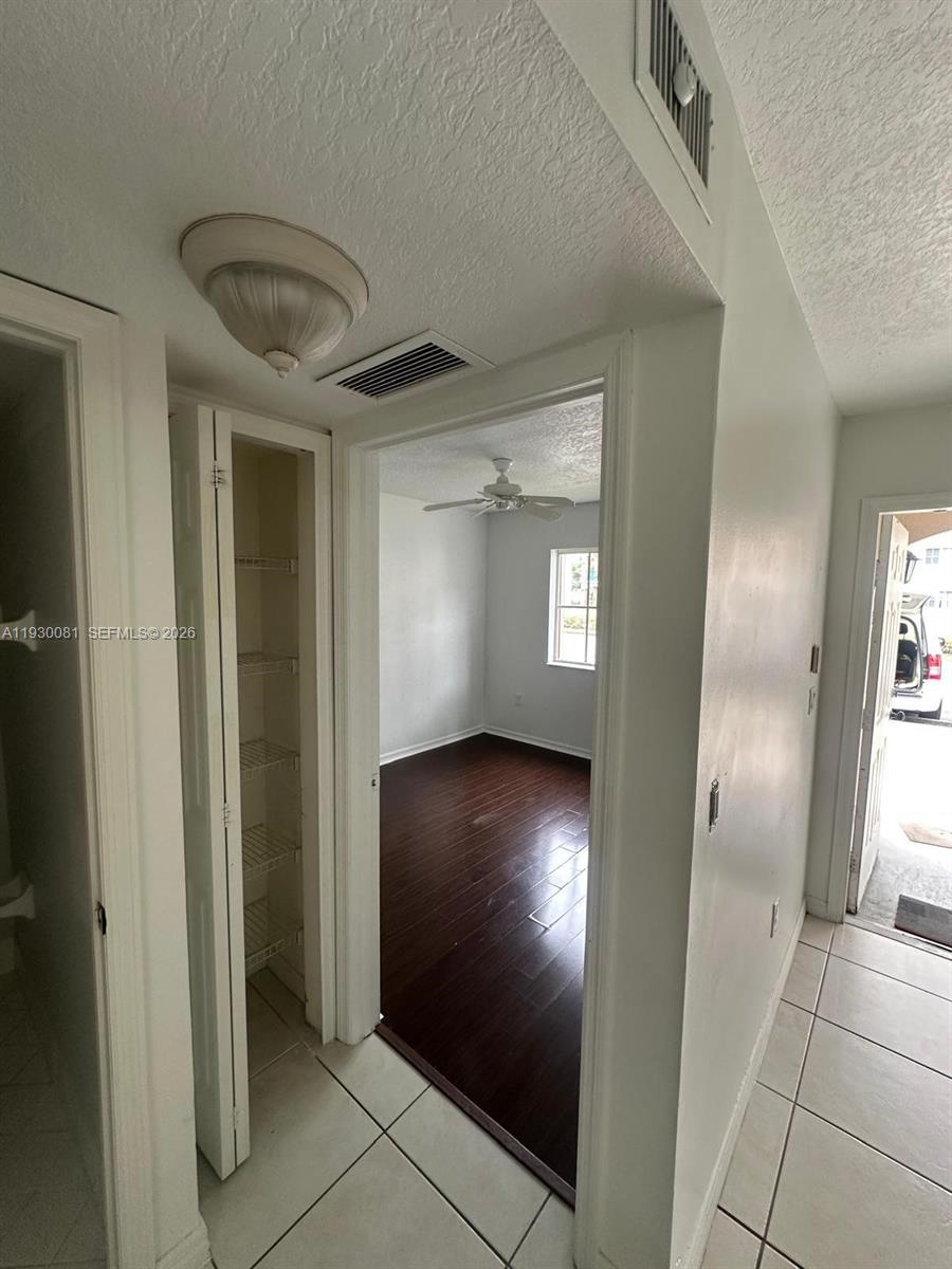 VENETIA GARDENS SOUTH CON - Residential Lease