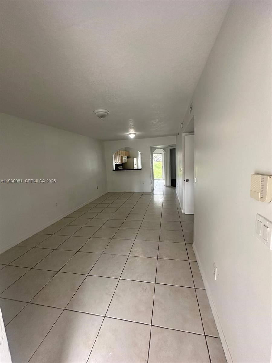 VENETIA GARDENS SOUTH CON - Residential Lease