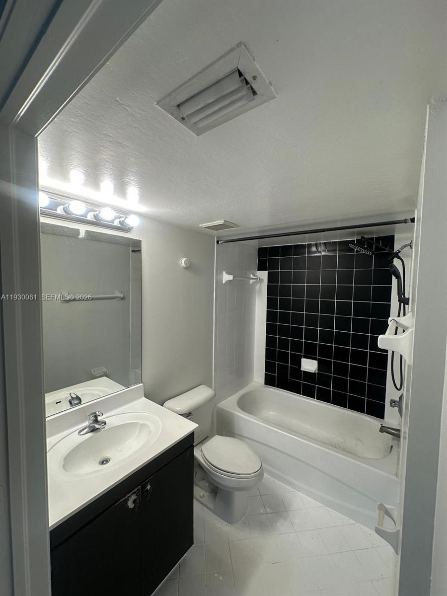 VENETIA GARDENS SOUTH CON - Residential Lease