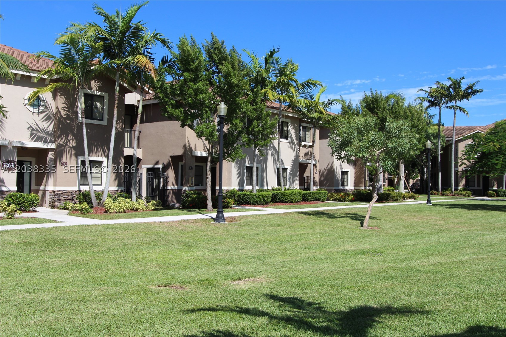 THE COURTS AT BAYSHORE I - Residential