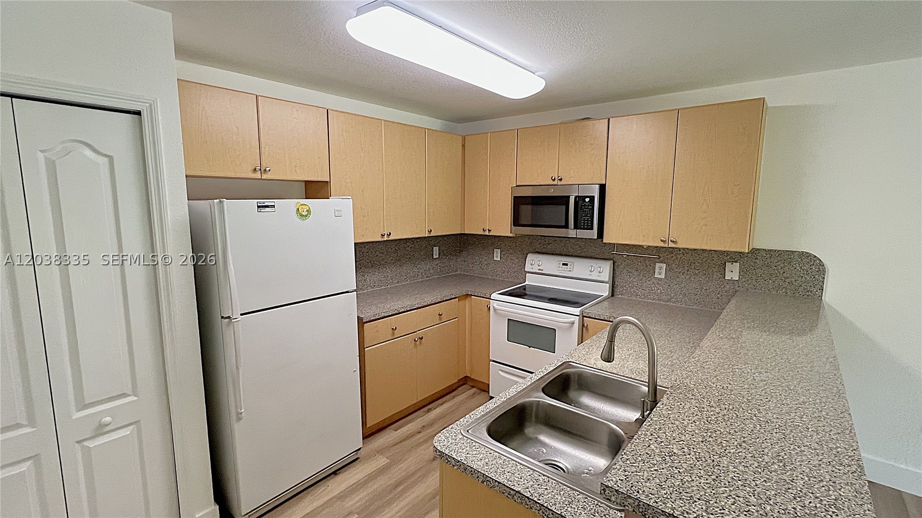 THE COURTS AT BAYSHORE I - Residential