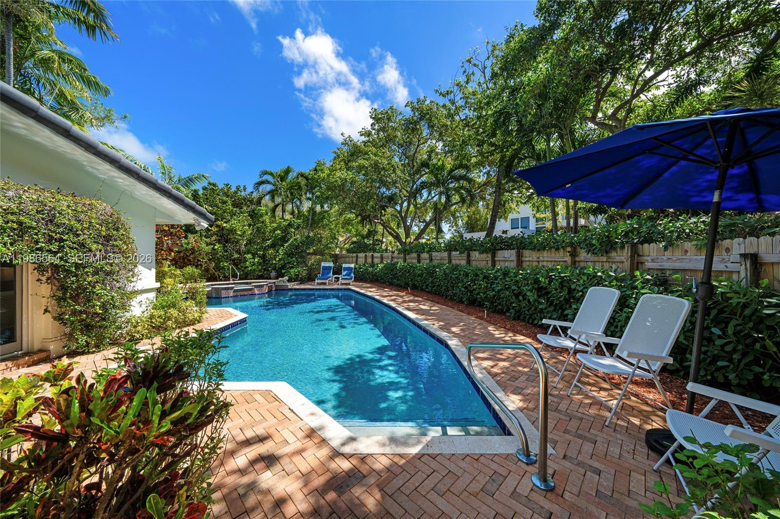 TROPICAL ISLE HOMES SUB 4 - Residential