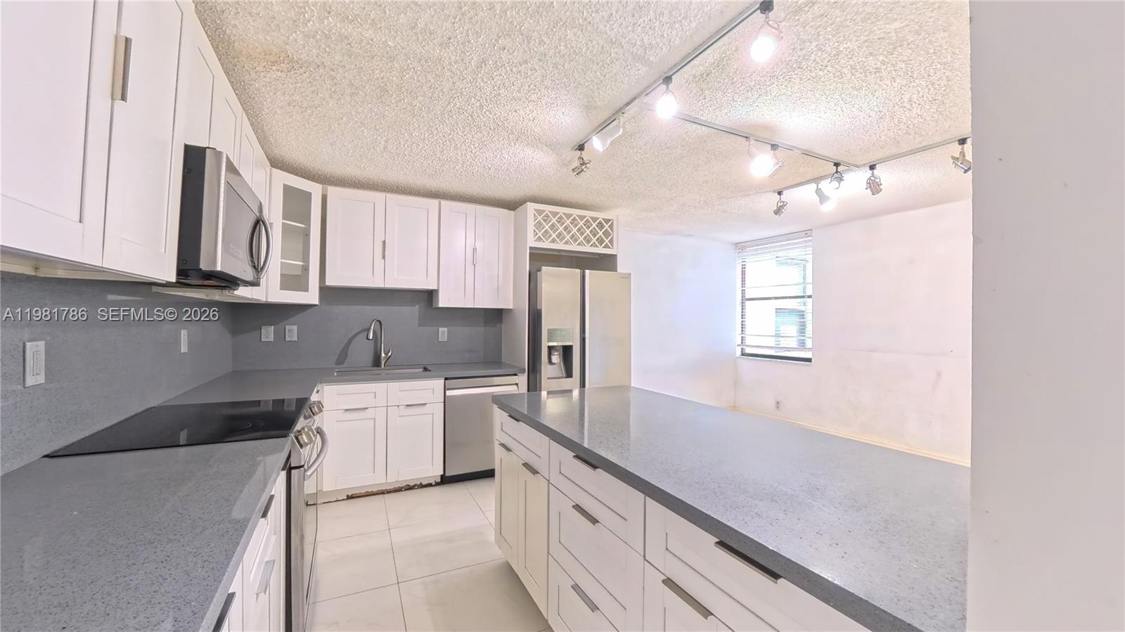 VILLA DORADA CONDO NO 2 - Residential