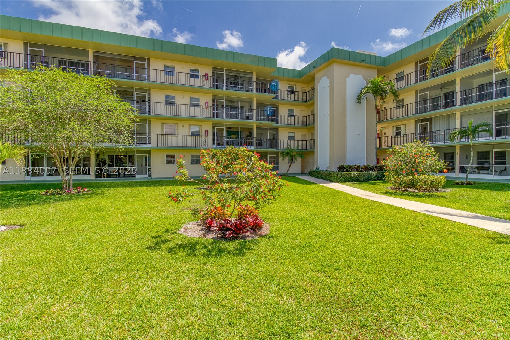 HAMPTON GARDENS 3 CONDO - Residential