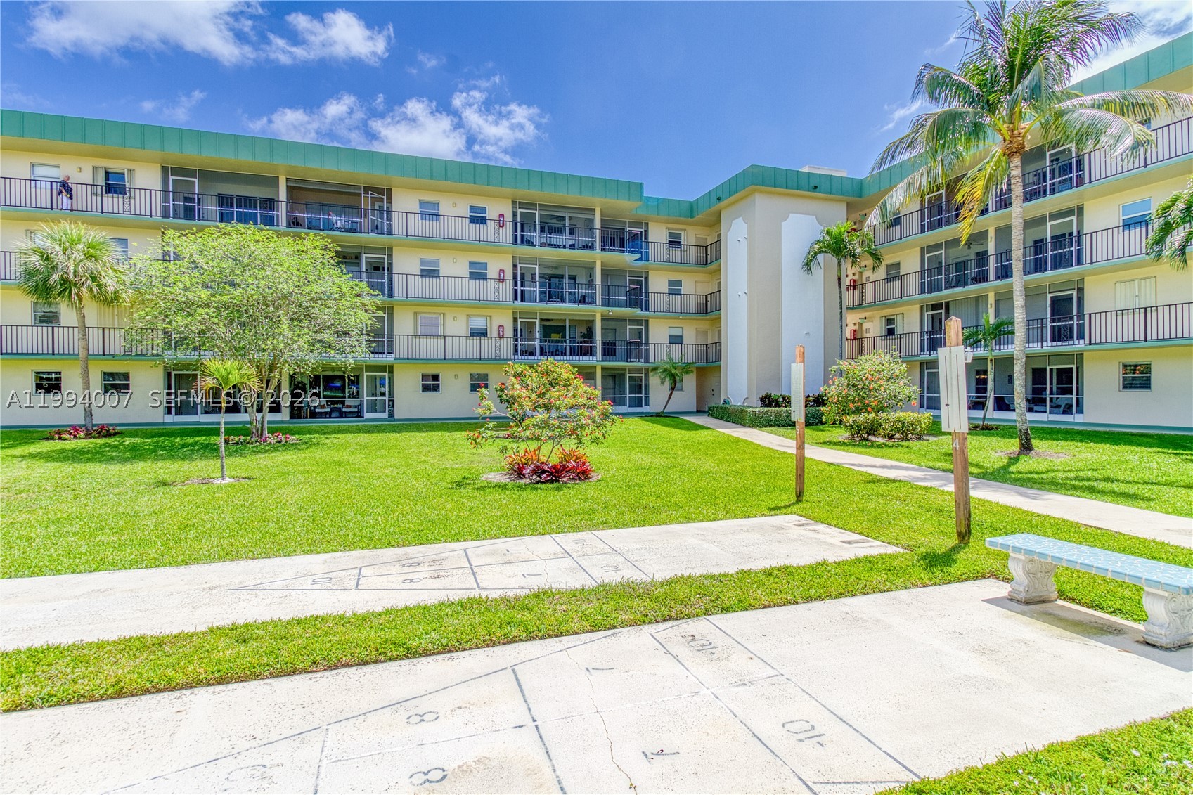 HAMPTON GARDENS 3 CONDO - Residential