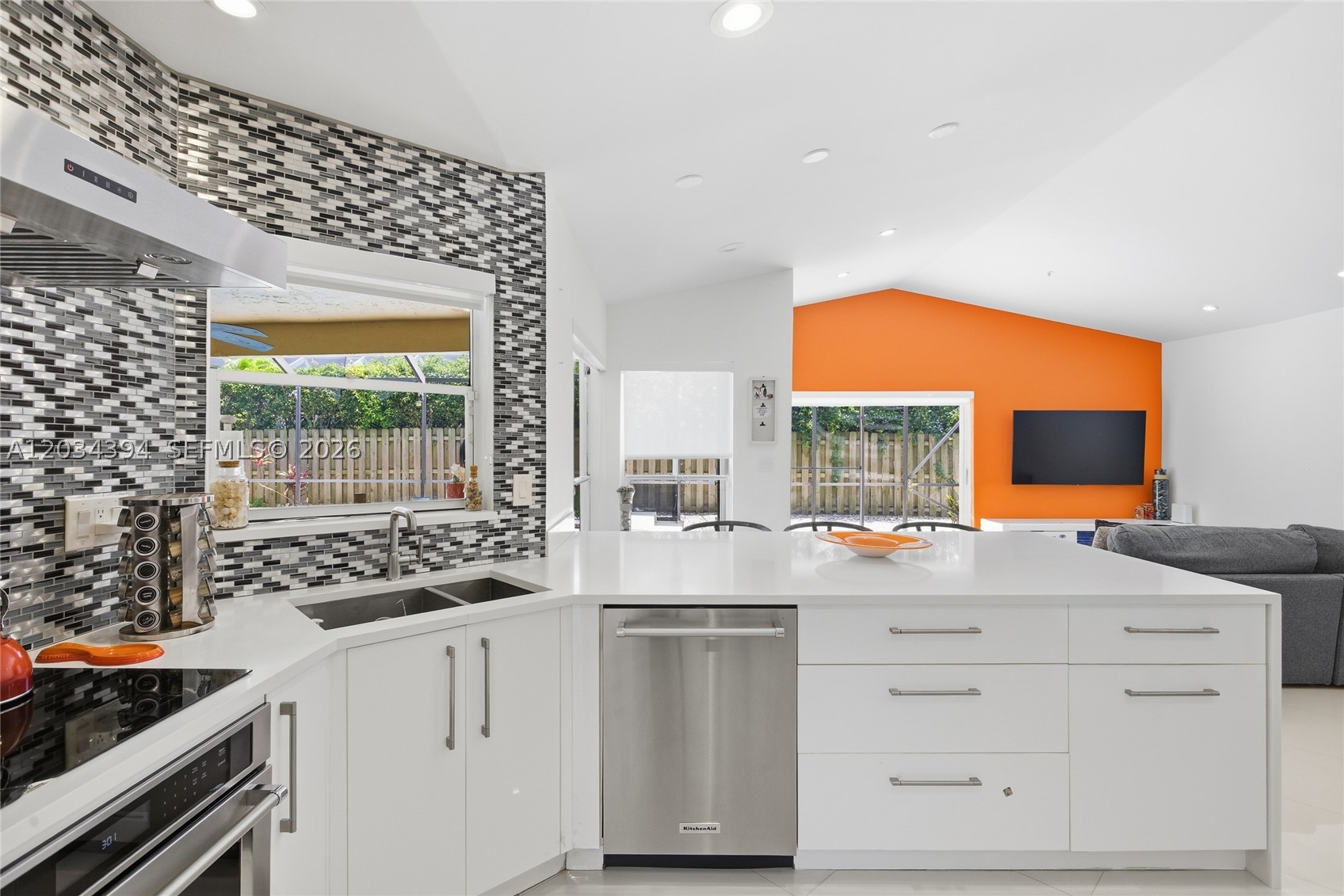 WEST BOCA LAKE - Residential