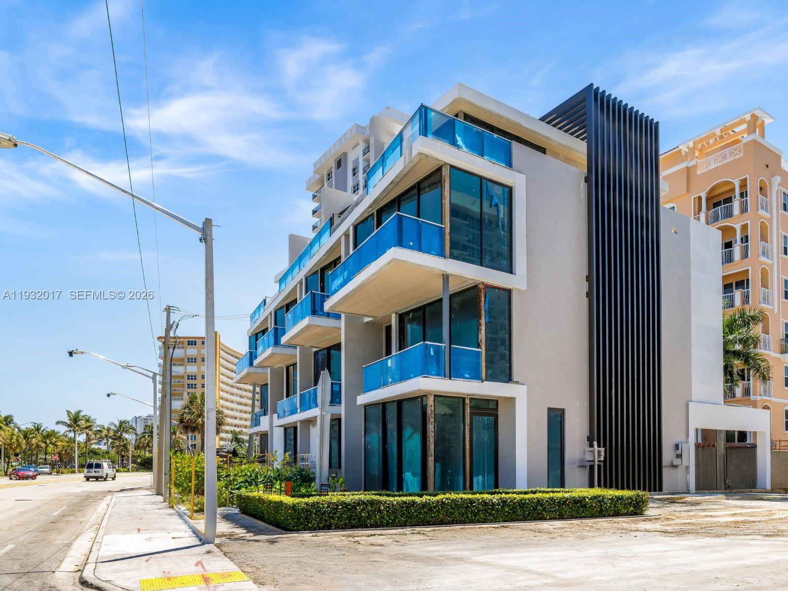 POMPANO BEACH - Residential