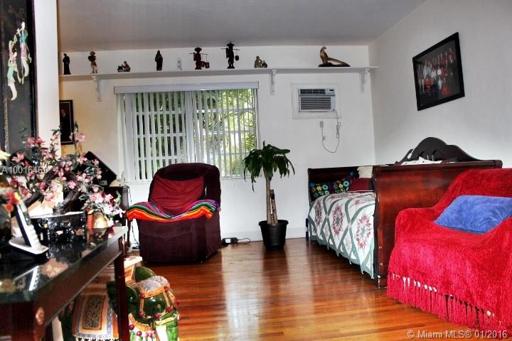 EXCELLENT OPPORTUNITY TO OWN A SPACIOUS, OPEN 2/1 LOCATED ON THE EDGE OF THE ROADS AND JUST 3 MINUTES FROM BRICKELL and DOWNTOAN; RENOVATED, OPEN KITCHENT, GAS STOVE, SPACIOUS; WASHER AND DRYER INSIDE UNIT; VERY WELL KEPT BUILDING; ONE OF THE BEST DEALS CURRENTLY AVAILABLE IN THE AREA.