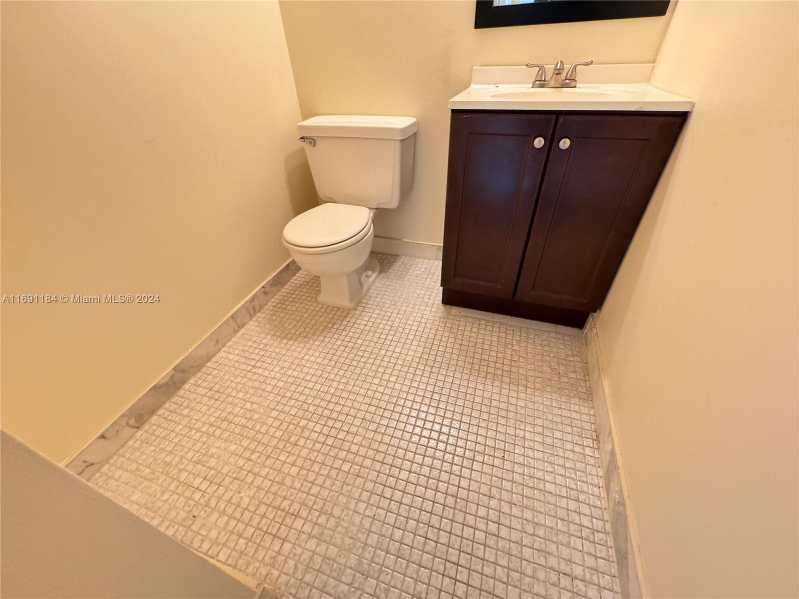 ARROWHEAD CONDO 9 - Residential Lease