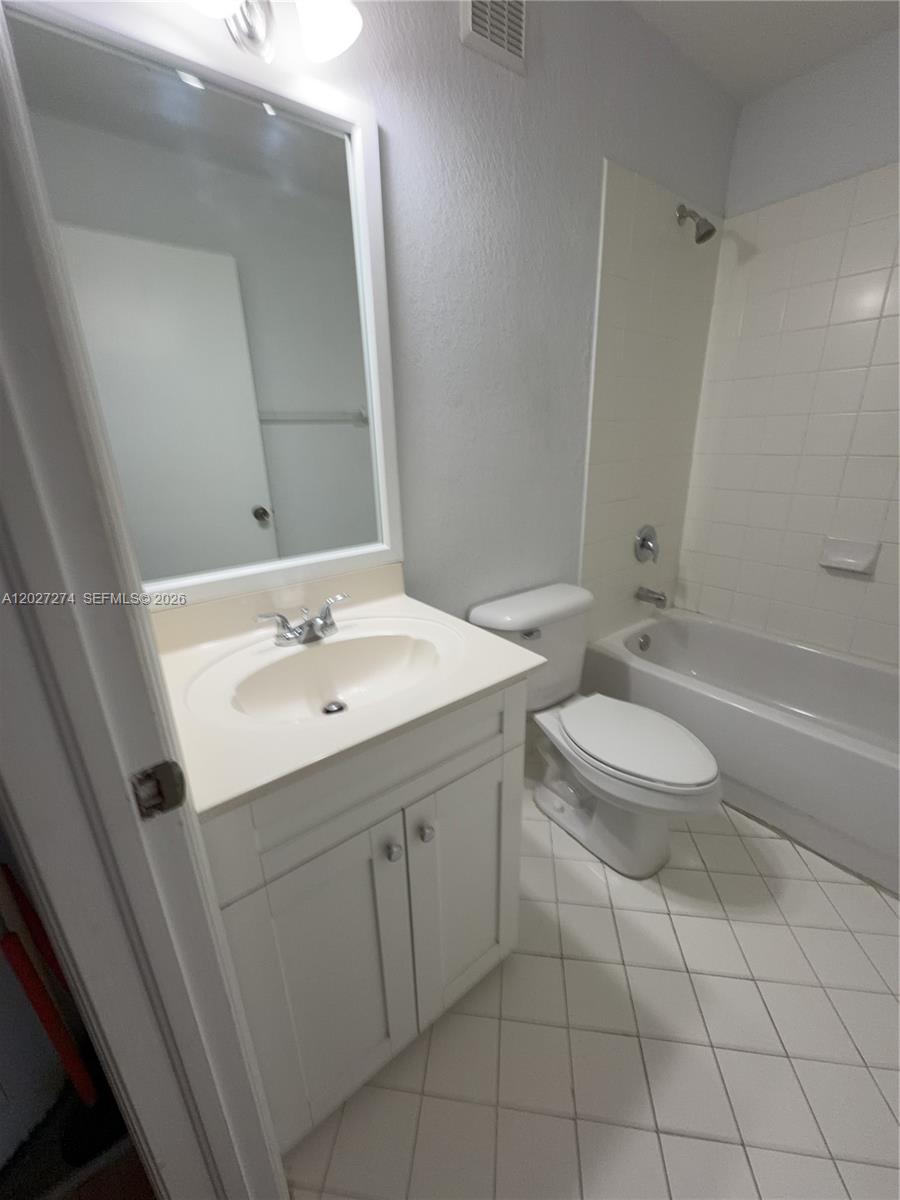 MONTEREY AT MALIBU BAY CO - Residential Lease