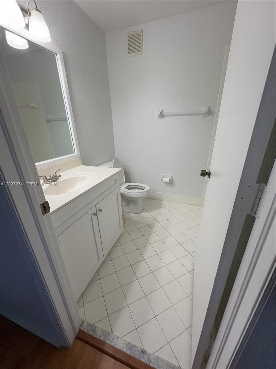 MONTEREY AT MALIBU BAY CO - Residential Lease
