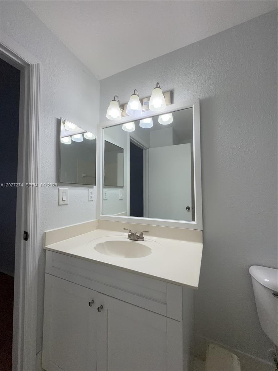 MONTEREY AT MALIBU BAY CO - Residential Lease