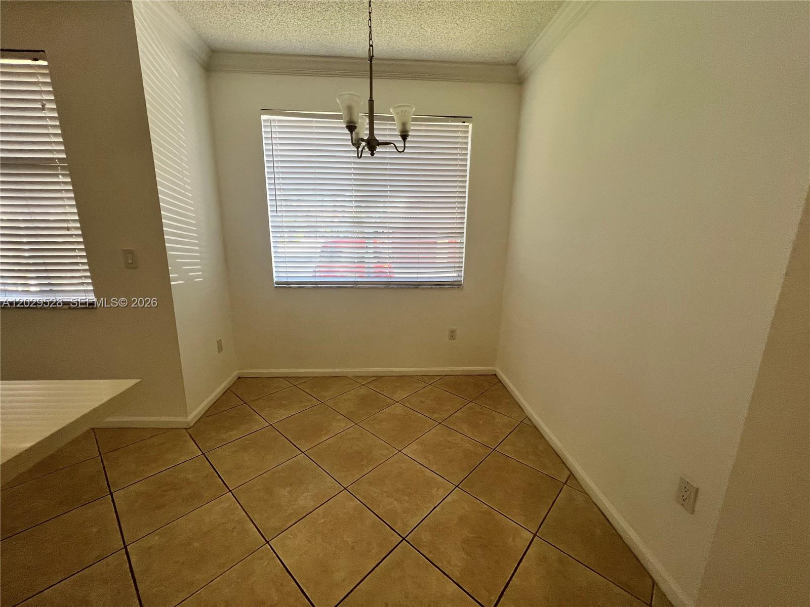 HYPOLUXOS MARINERS CAY CO - Residential Lease