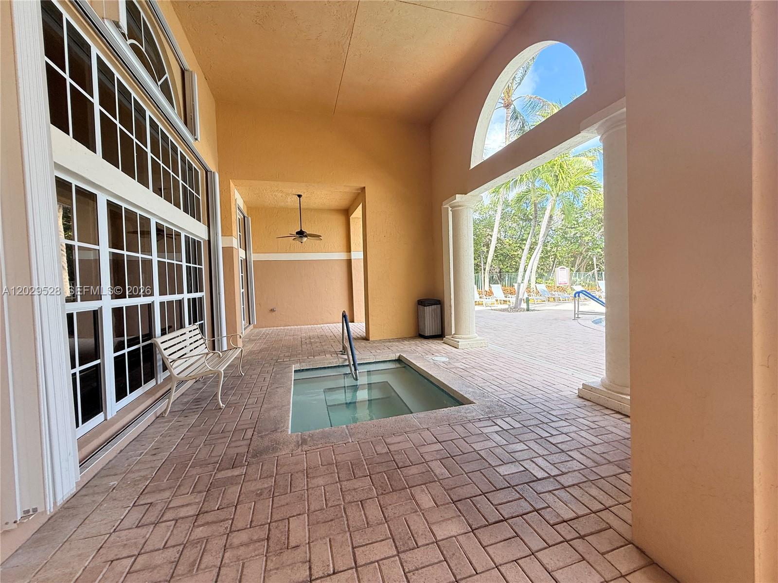HYPOLUXOS MARINERS CAY CO - Residential Lease