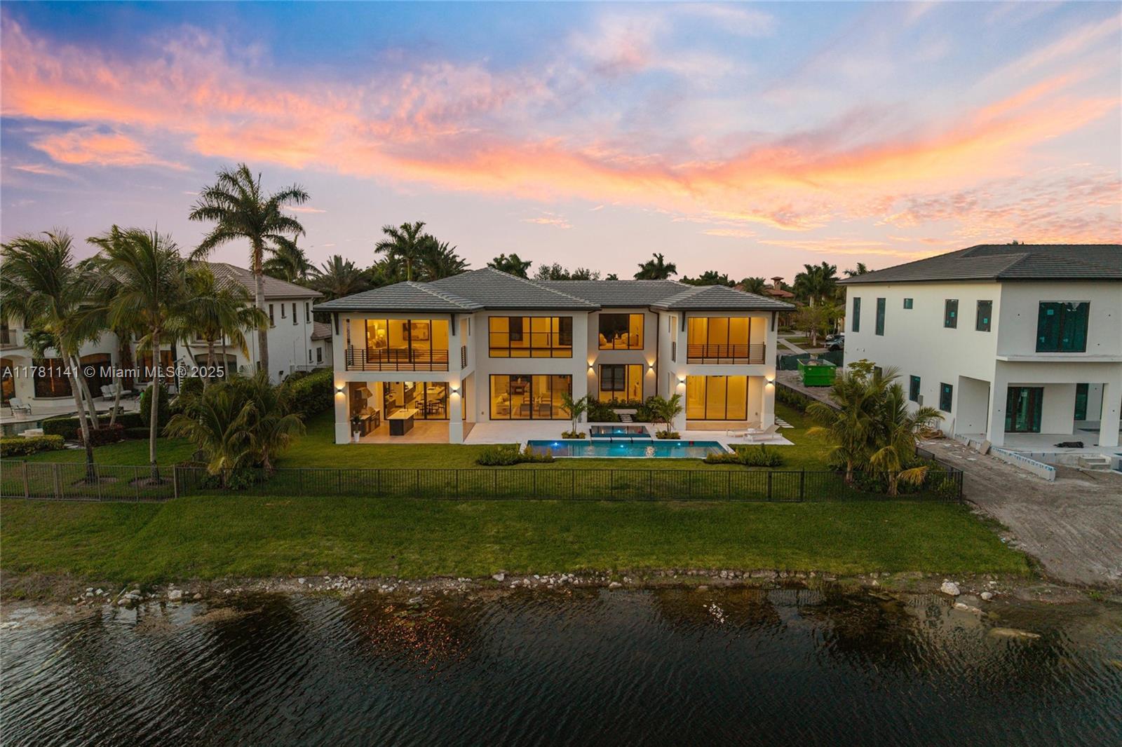HERON BAY EAST - Residential