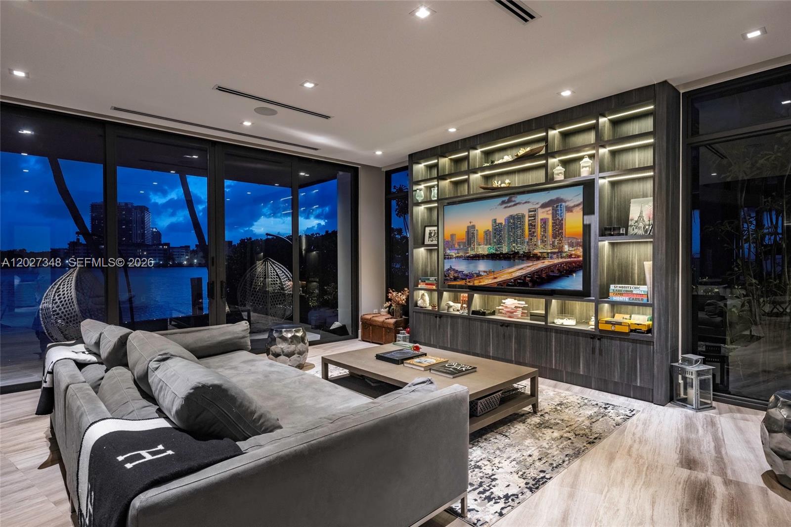 EASTERN SHORES - Residential