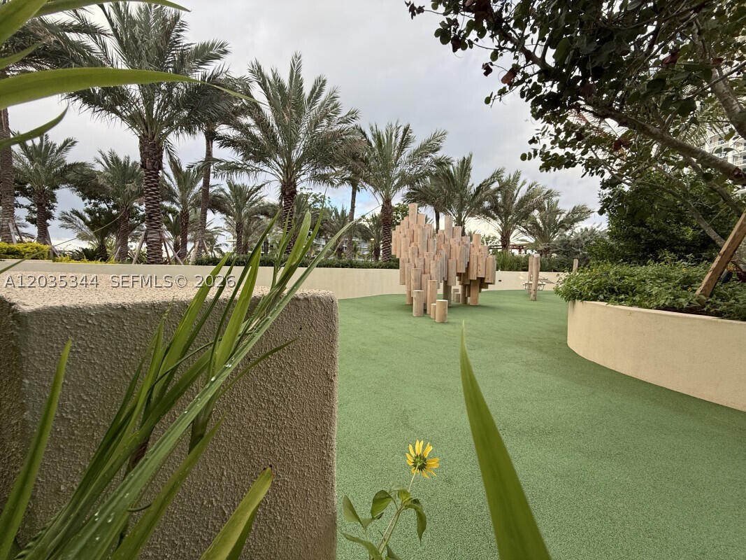 SOUTH POINTE TOWERS CONDO - Residential Lease