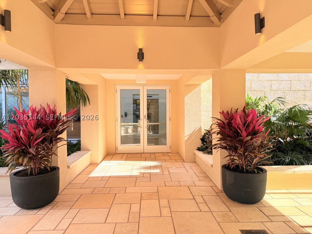 SOUTH POINTE TOWERS CONDO - Residential Lease