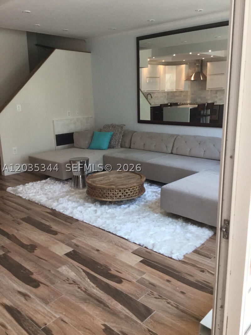SOUTH POINTE TOWERS CONDO - Residential Lease